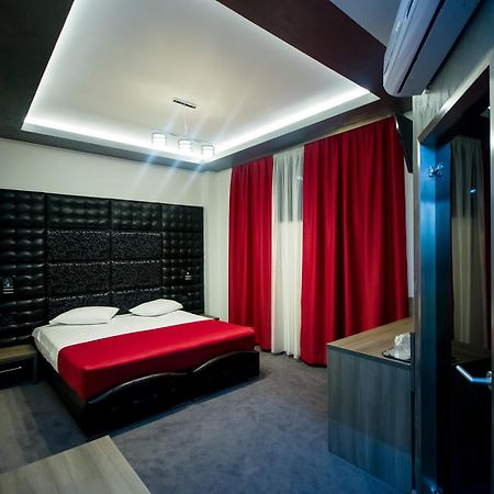 Hotel Aqua Târgu Jiu エクステリア 写真